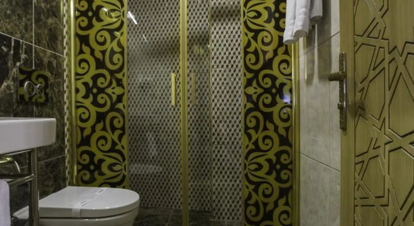 Empire Suite Hotel Badezimmer