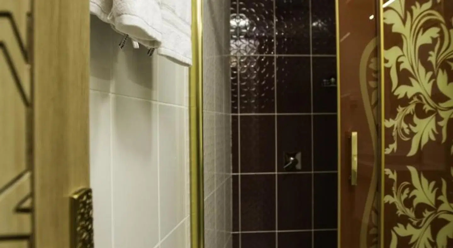 Empire Suite Hotel Badezimmer