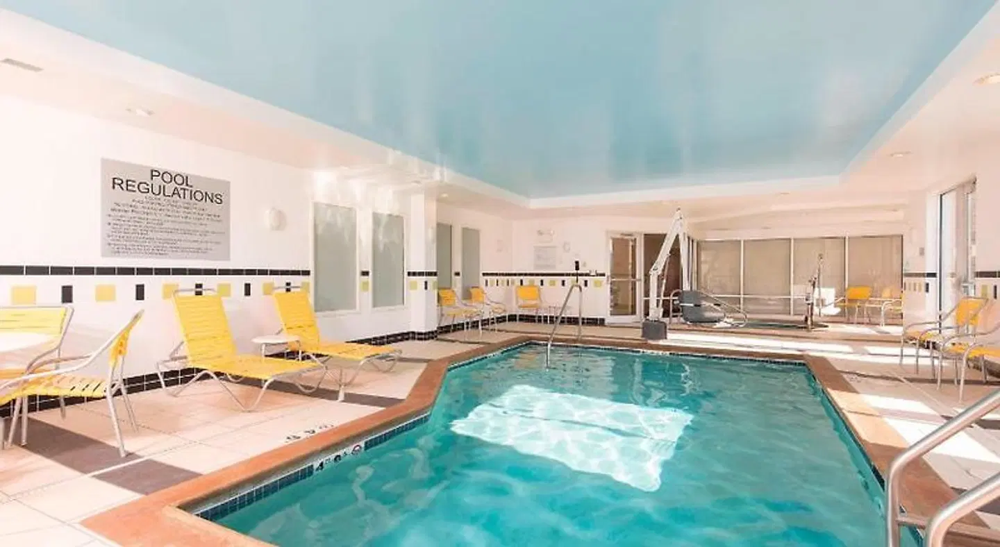 Fairfield Inn & Suites by Marriott Omaha Downtown Hallenbad