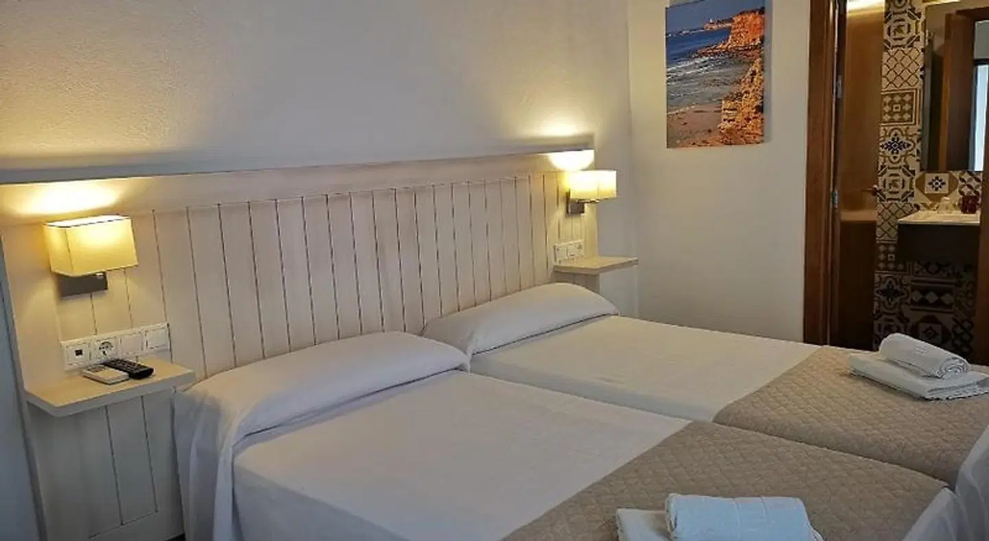 Hostal La Fonda ROOM_EXAMPLE