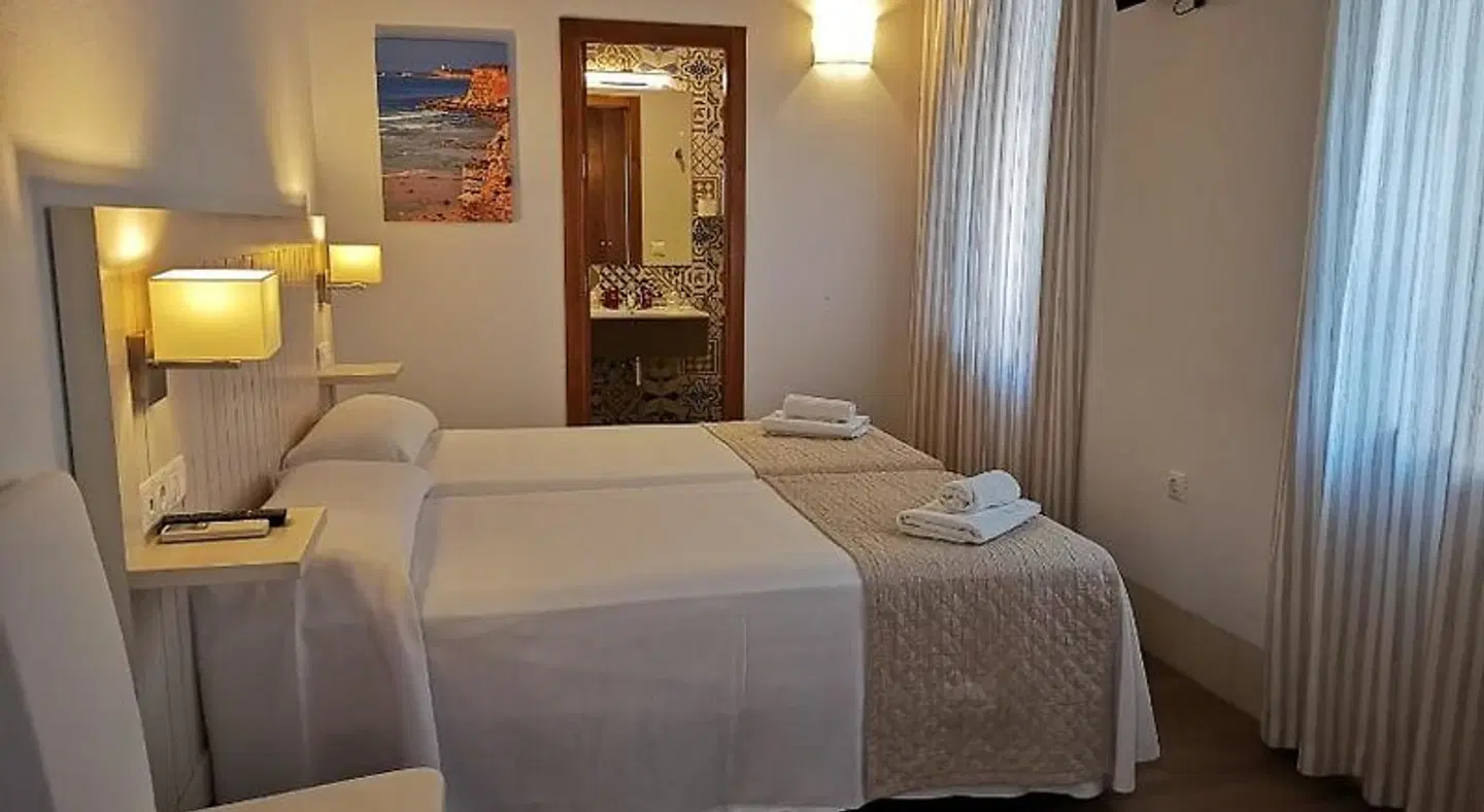 Hostal La Fonda ROOM_EXAMPLE