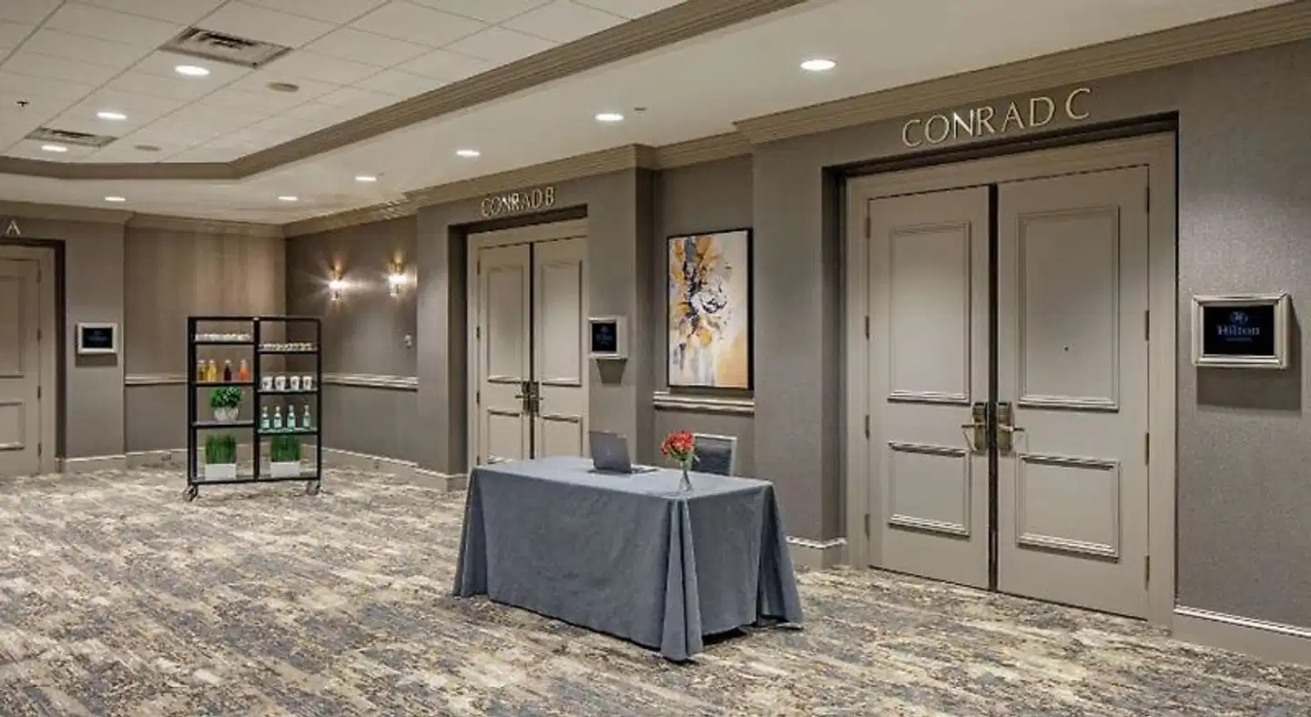 Hilton Minneapolis Lobby