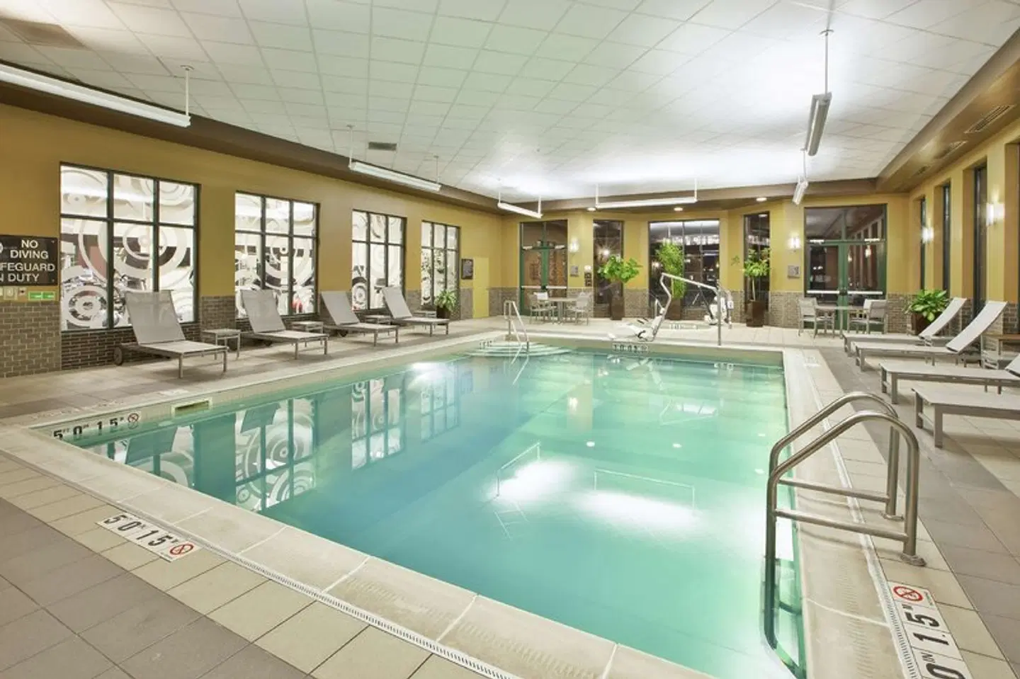 Embassy Suites by Hilton Columbus Airport Hallenbad
