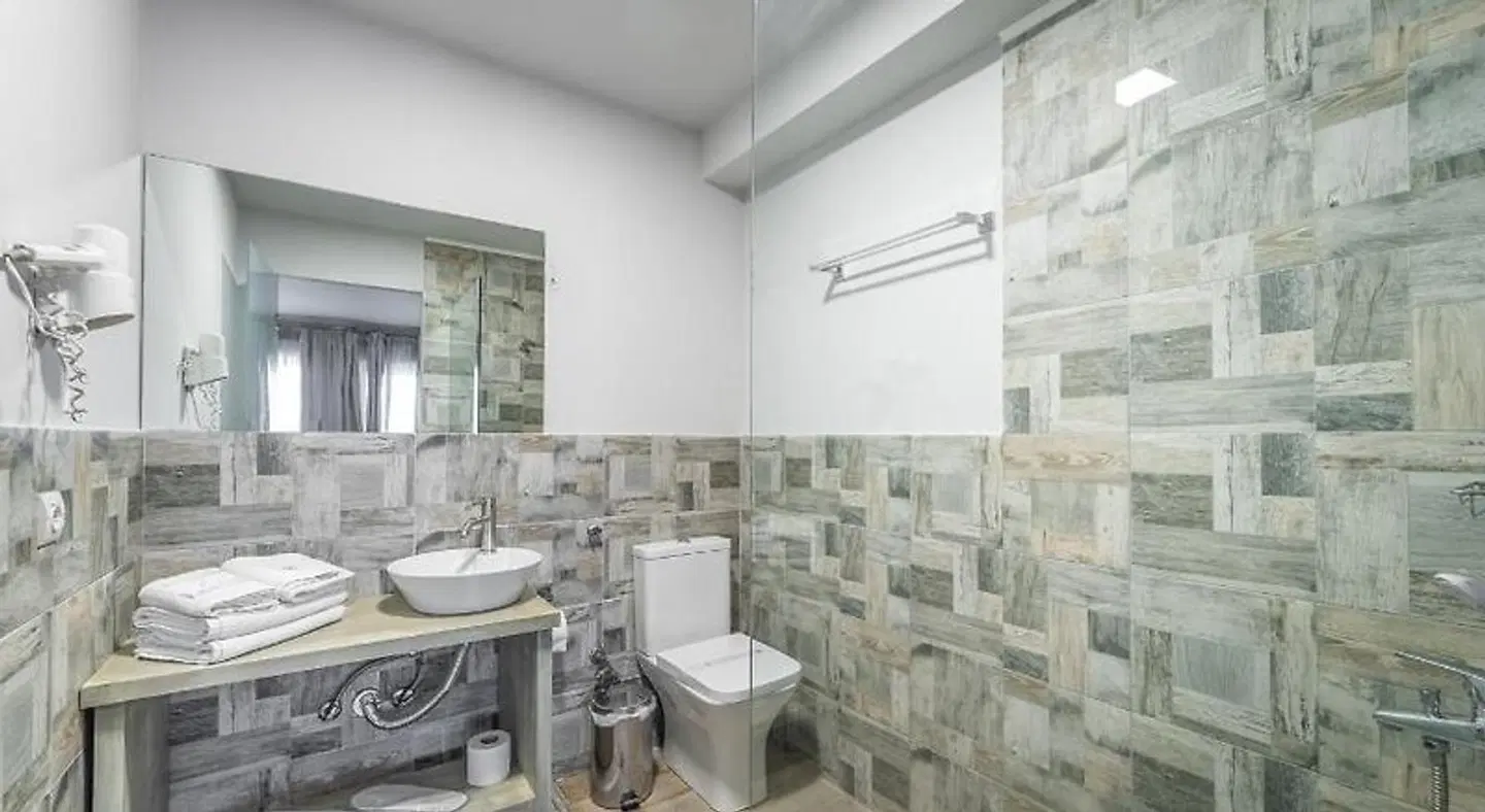 Ianos Hotel Badezimmer