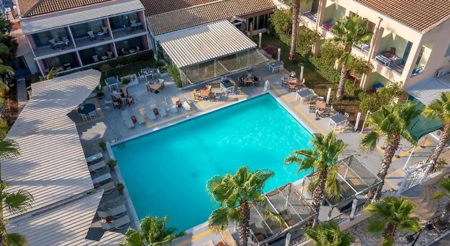 Ianos Hotel OUTDOOR_POOL