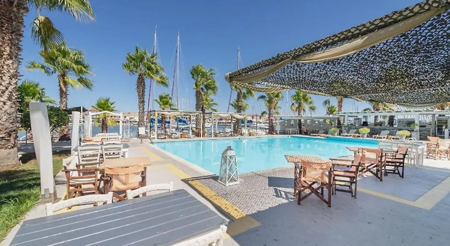 Ianos Hotel OUTDOOR_POOL