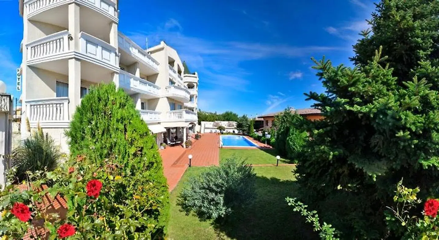 Alekta EXTERIOR