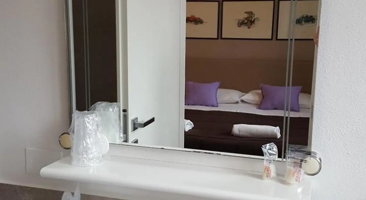 Arianna ROOM_EXAMPLE