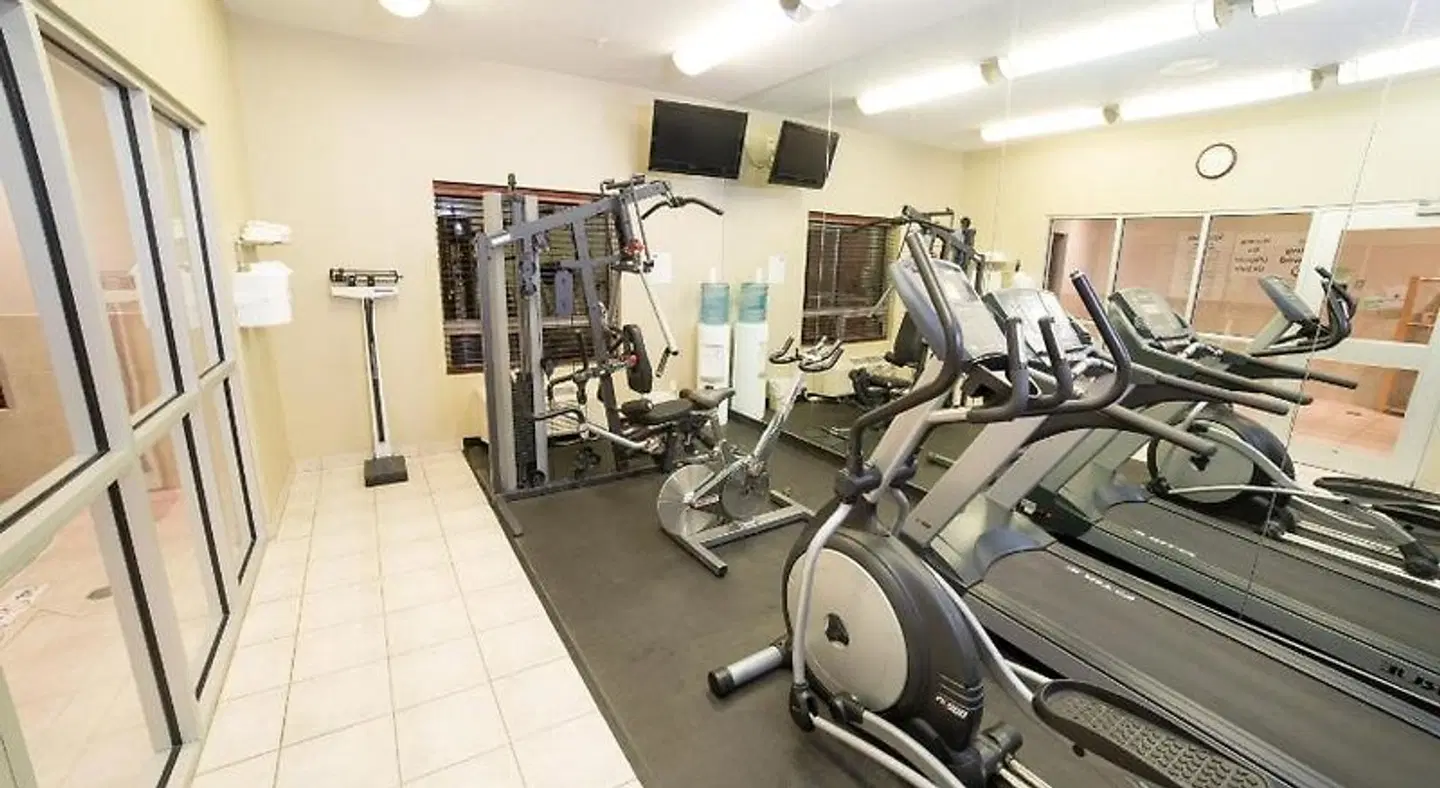 Holiday Inn Express & Suites Drayton Valley by IHG SPORTS_AND_LEISURE