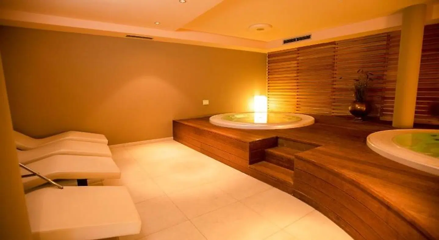 Chrys HEALTH_BEAUTY
