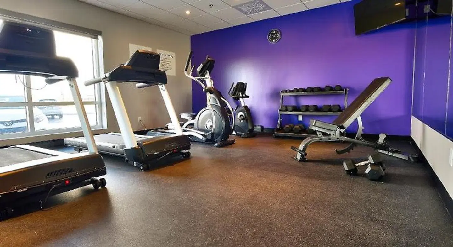 Holiday Inn Express & Suites Vaudreuil - Dorion by IHG SPORTS_AND_LEISURE