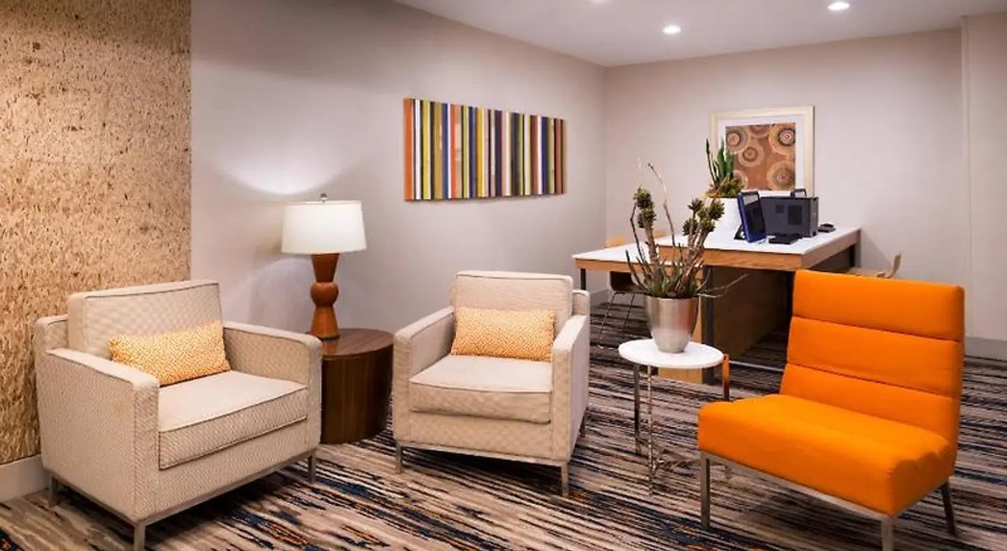 Holiday Inn Express & Suites Alamogordo by IHG LOUNGE_LOBBY