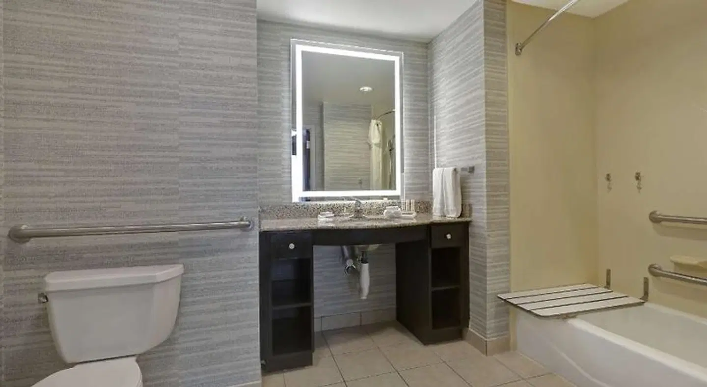Homewood Suites by Hilton McAllen Badezimmer