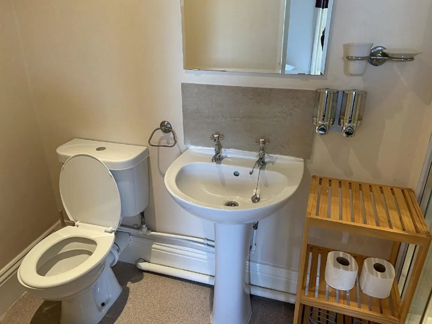 Crossways Guest House Badezimmer