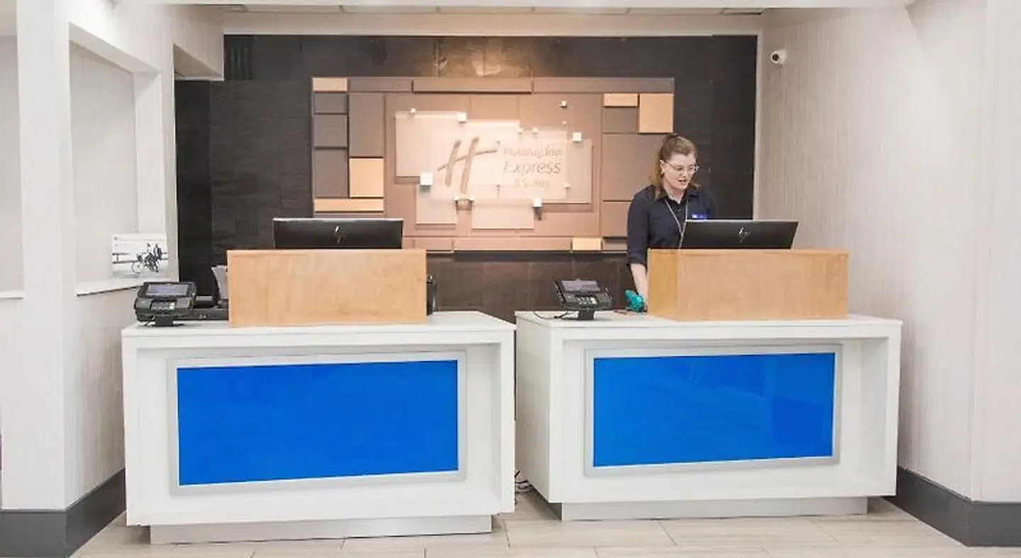 Holiday Inn Express & Suites Columbia-Fort Jackson by IHG LOUNGE_LOBBY
