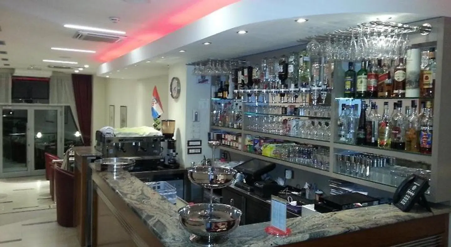 Croatia Bar