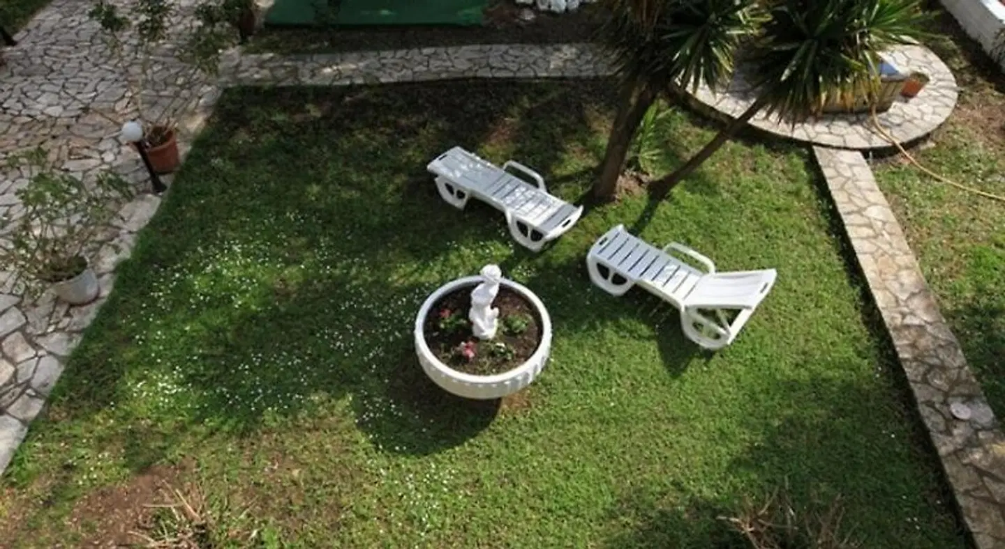 Maritsas Apartments Garten