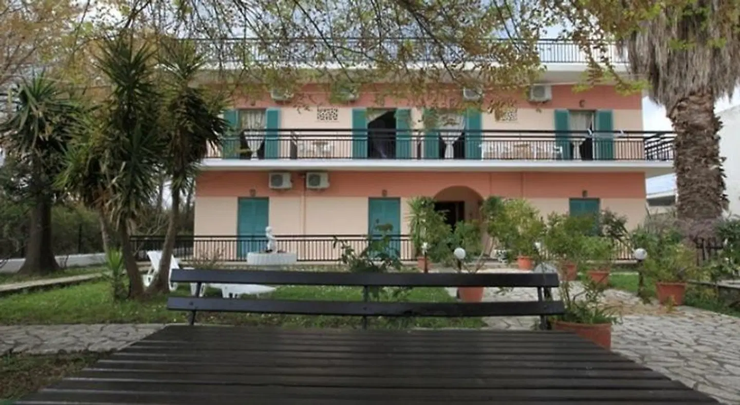 Maritsas Apartments EXTERIOR