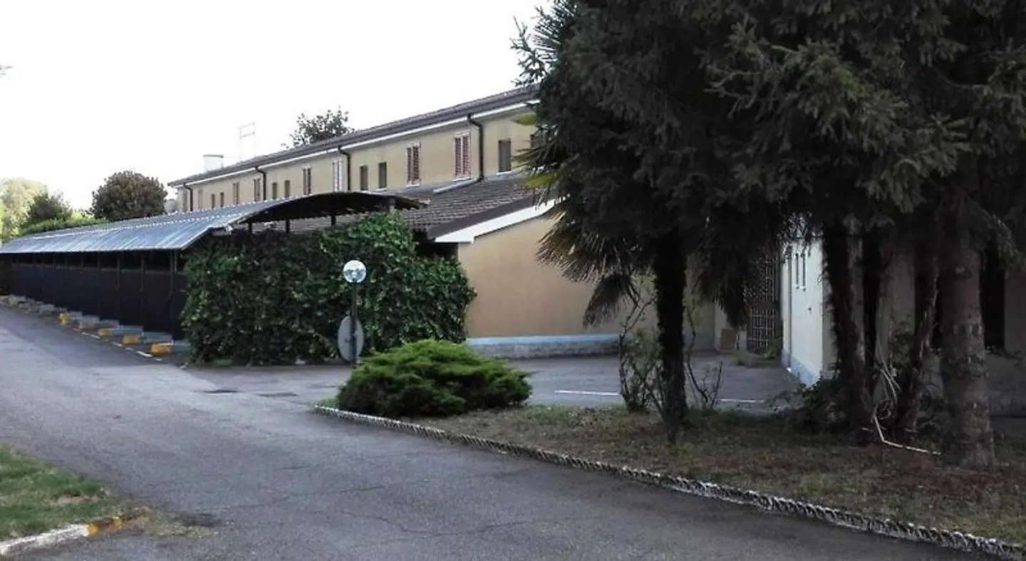 Motel Est EXTERIOR