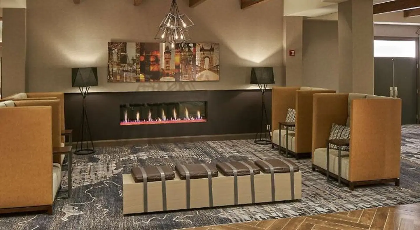 Hilton Cincinnati Airport ROOM_EXAMPLE