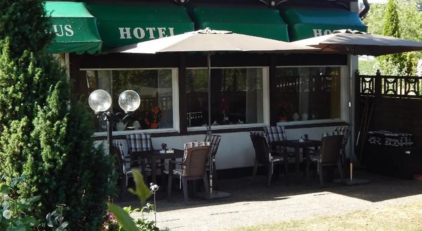 Schweizerhaus Terrasse