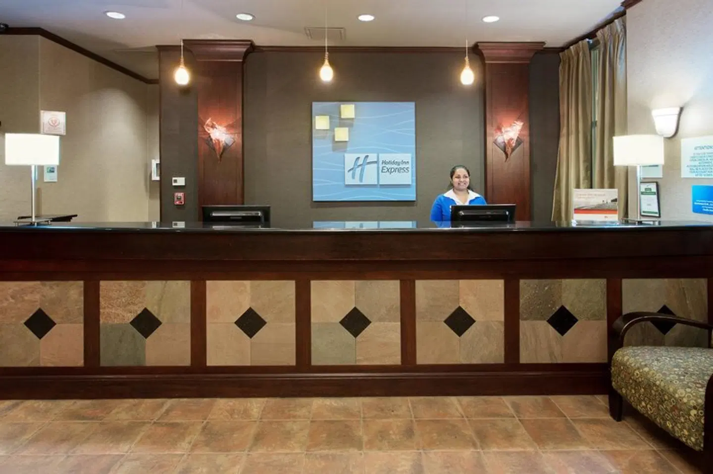 Holiday Inn Express & Suites Portland-Nw Downtown by IHG LOUNGE_LOBBY