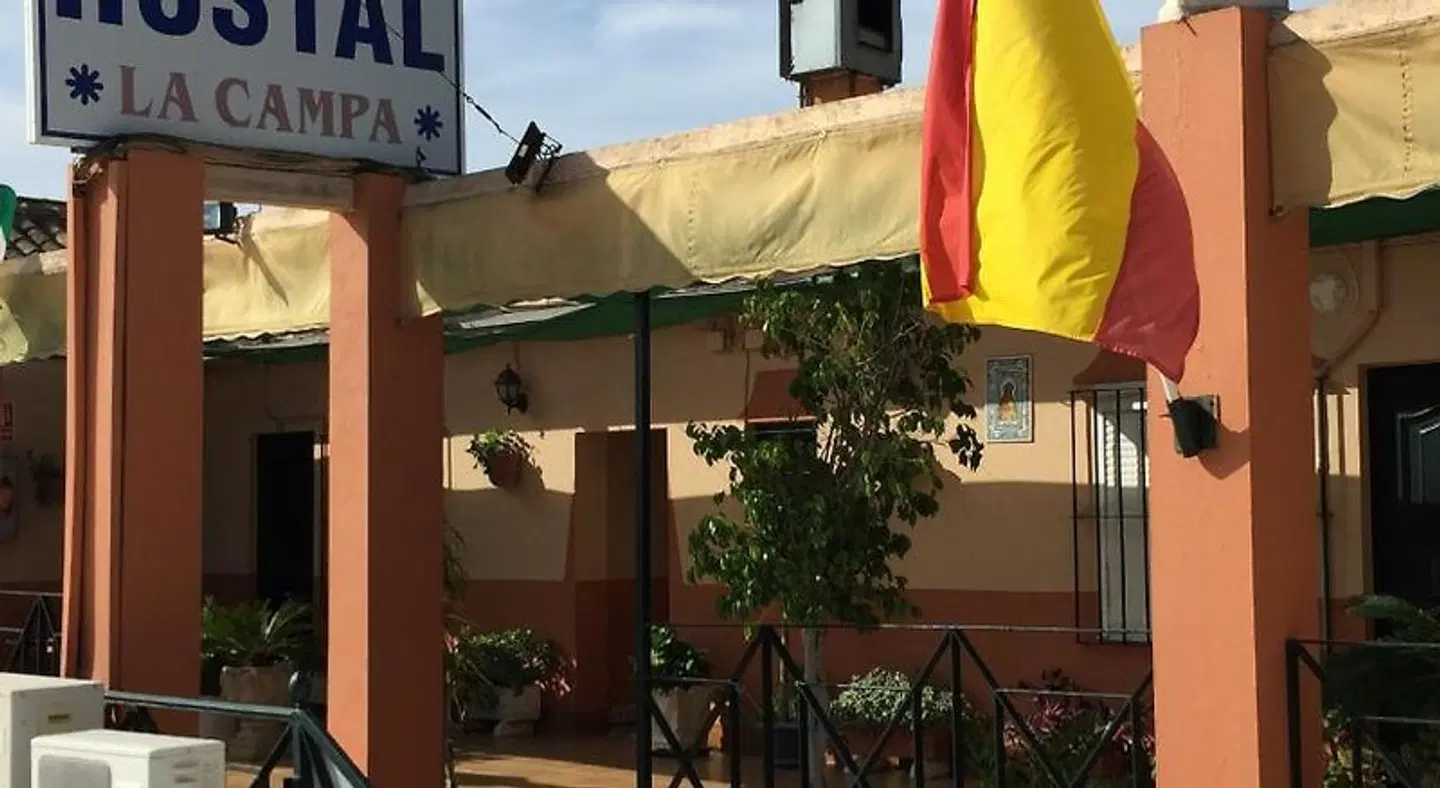 Hostal la Campa EXTERIOR