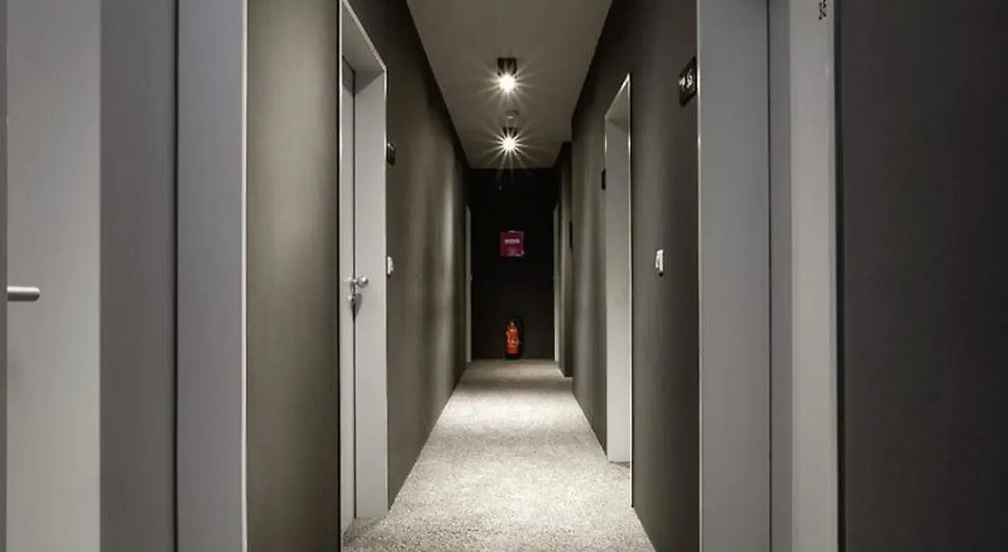 Reckord LOUNGE_LOBBY