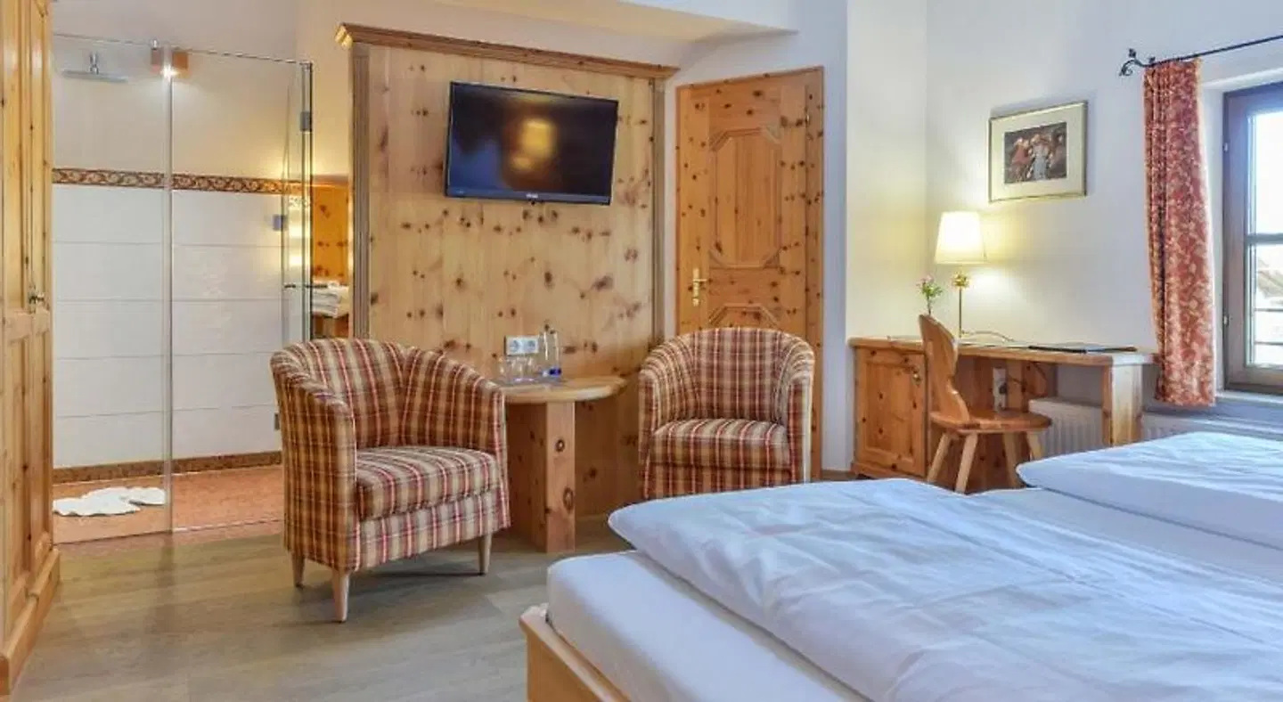 Landgasthof zum Erdinger Weissbräu ROOM_EXAMPLE