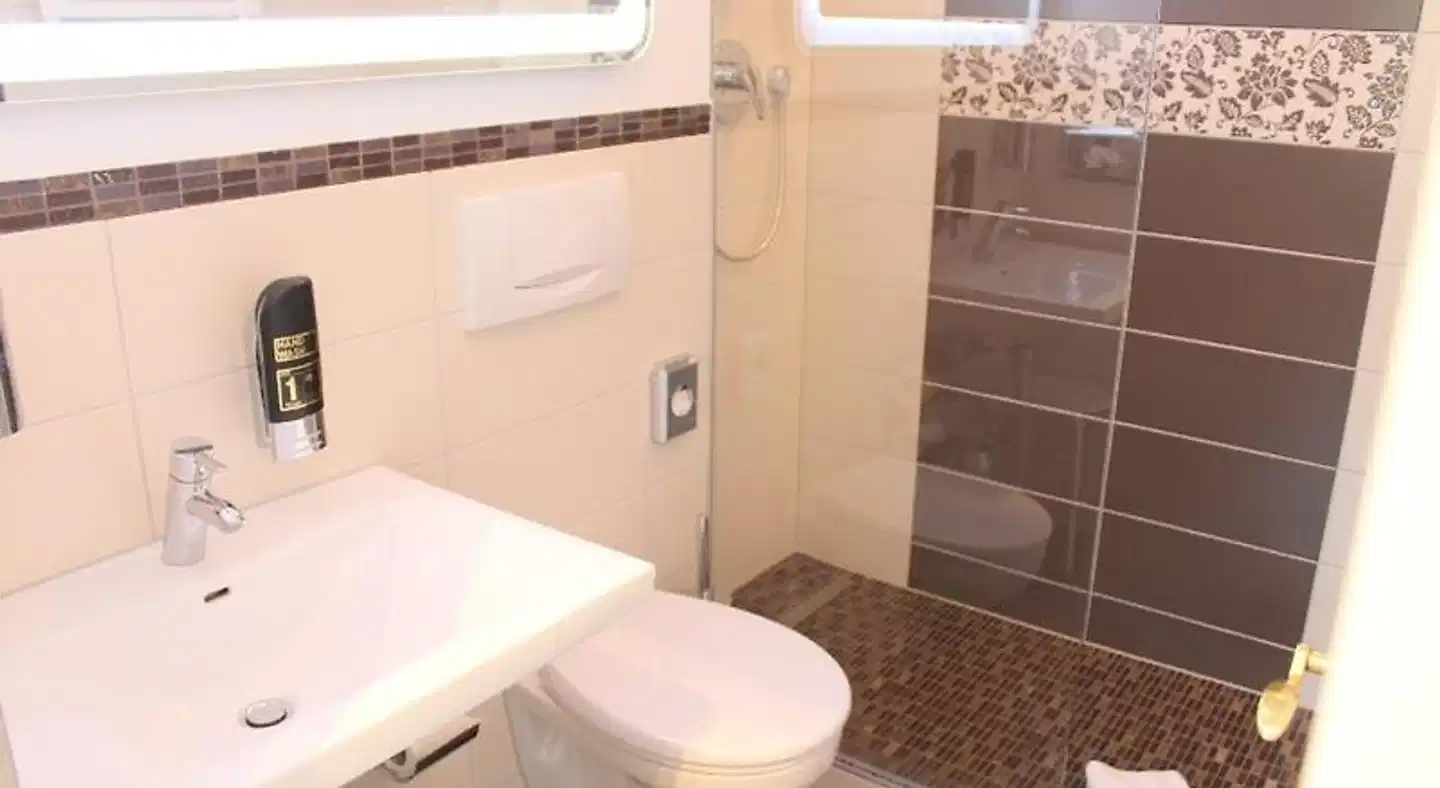 Gasthaus Schiff Badezimmer