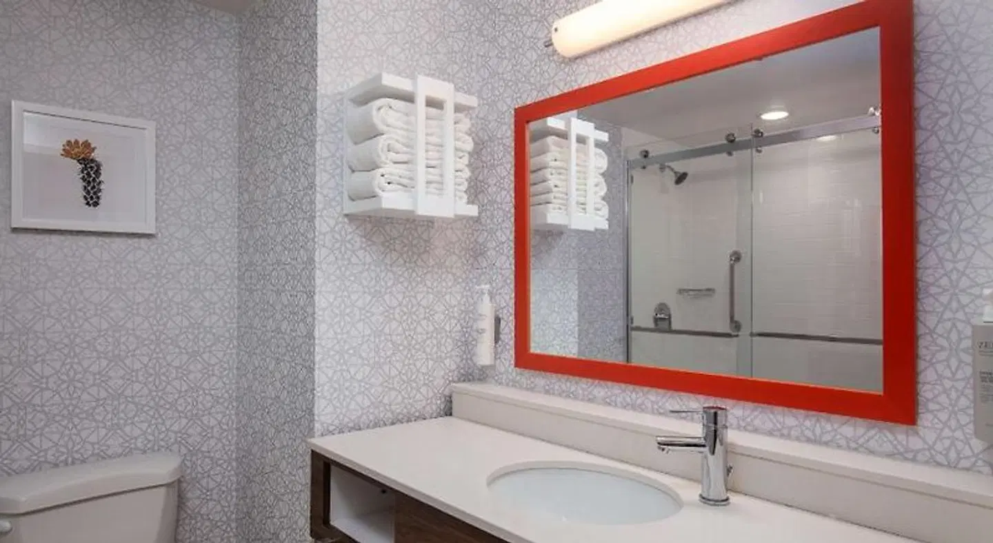 Hampton Inn & Suites El Paso-Airport Badezimmer