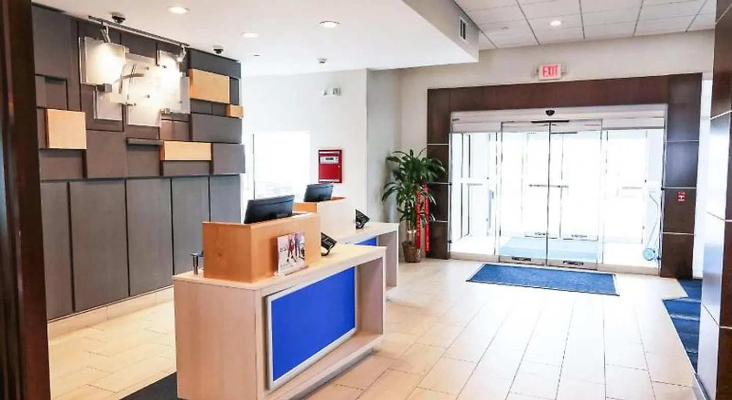 Holiday Inn Express & Suites Houston IAH - Beltway 8 by IHG LOUNGE_LOBBY