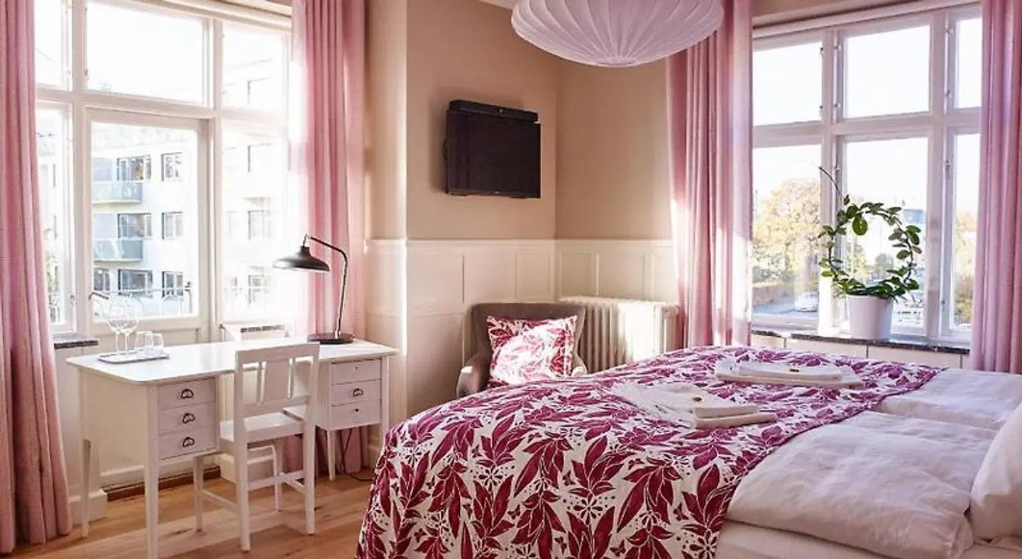 CheckInn Bed & Breakfast ROOM_EXAMPLE