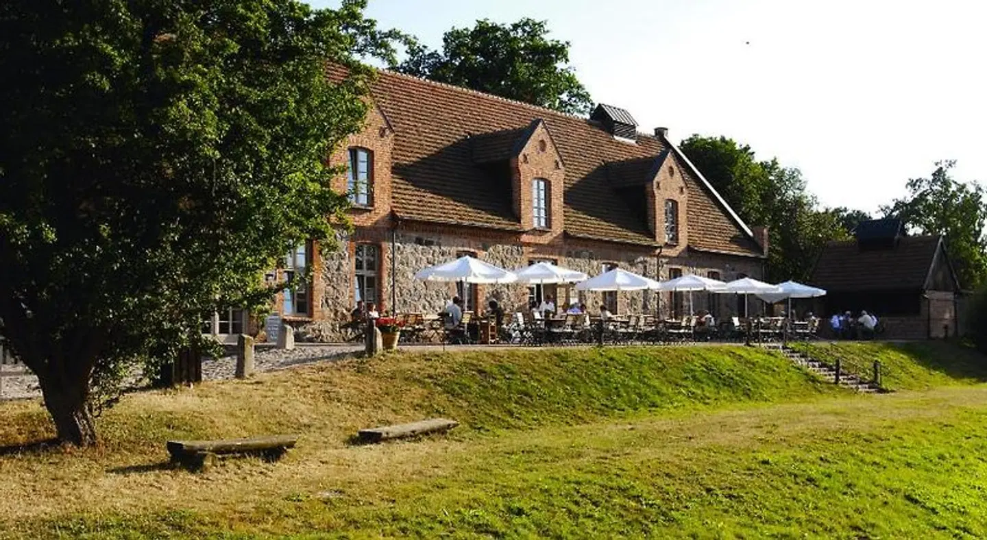 Schloß Ulrichshusen EXTERIOR