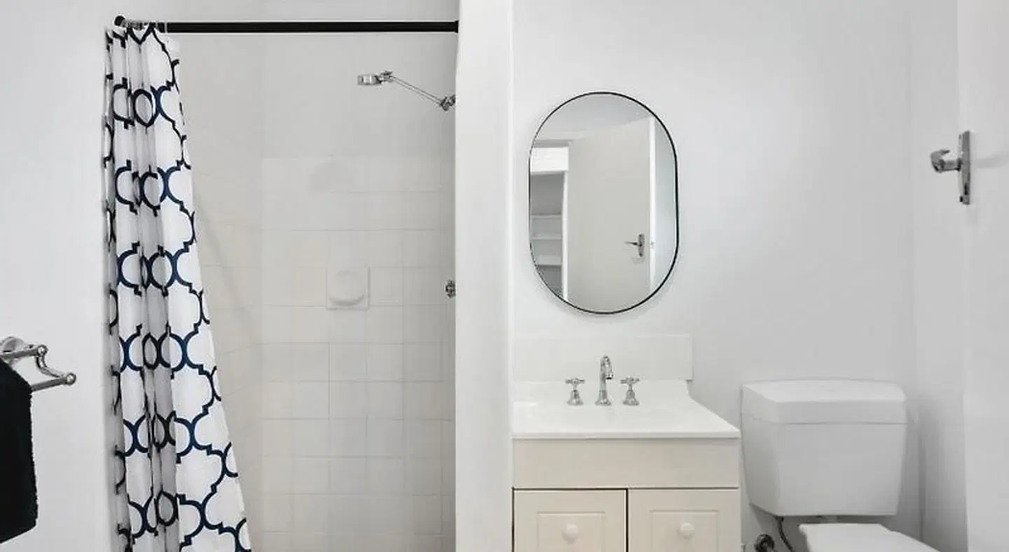 Malibu Apartments - Perth Badezimmer