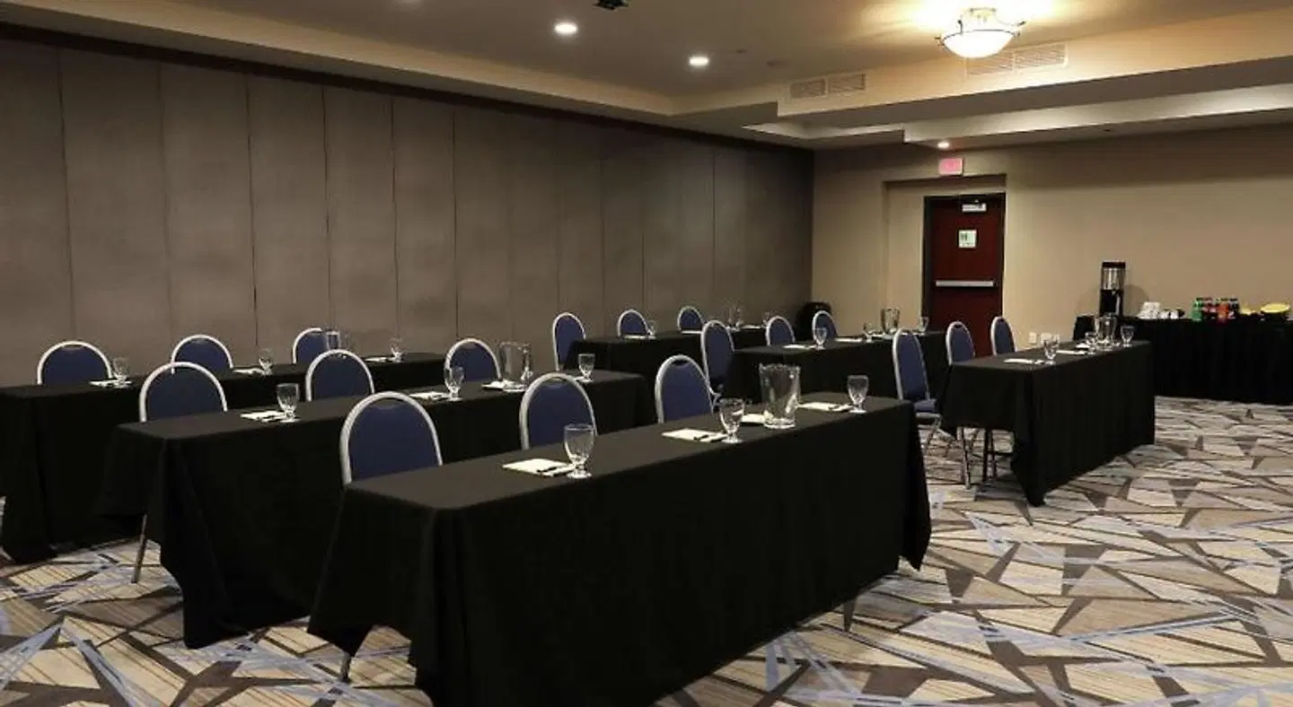 DoubleTree by Hilton Omaha Southwest Konferenz