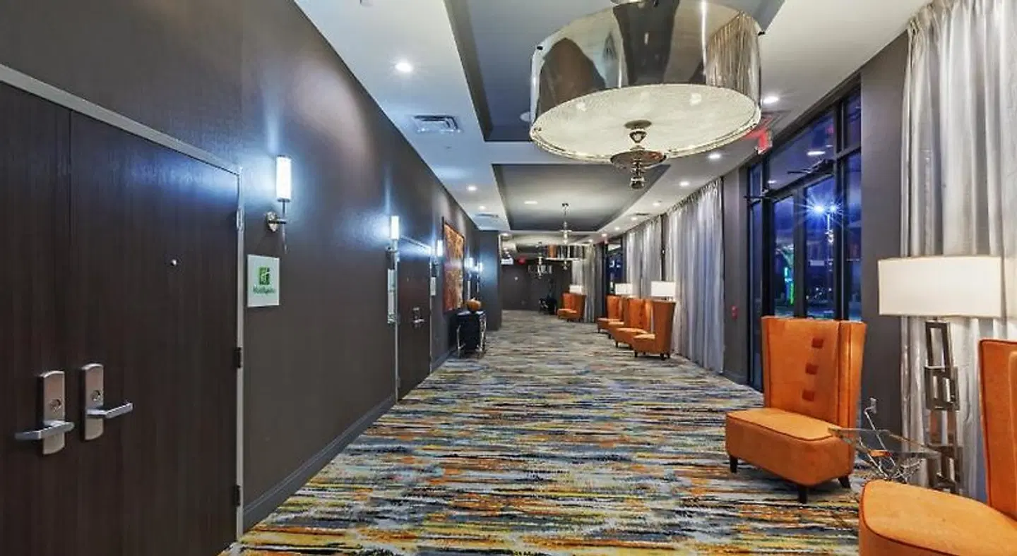 Holiday Inn Houston NE-Bush Airport Area LOUNGE_LOBBY