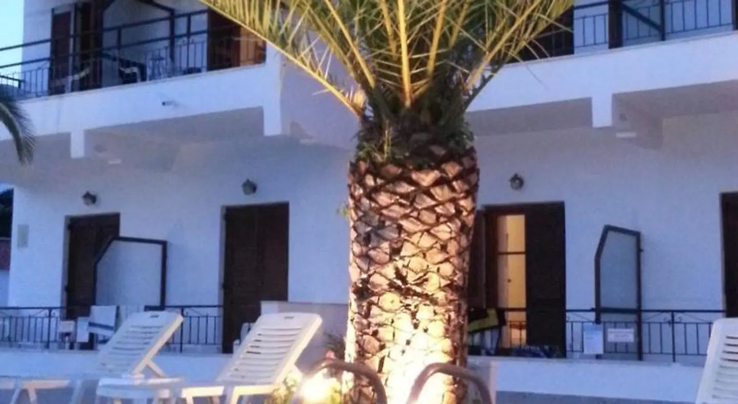 Captains Studios & Apartments EXTERIOR