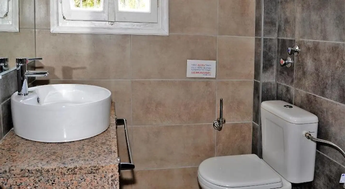 Captains Studios & Apartments Badezimmer