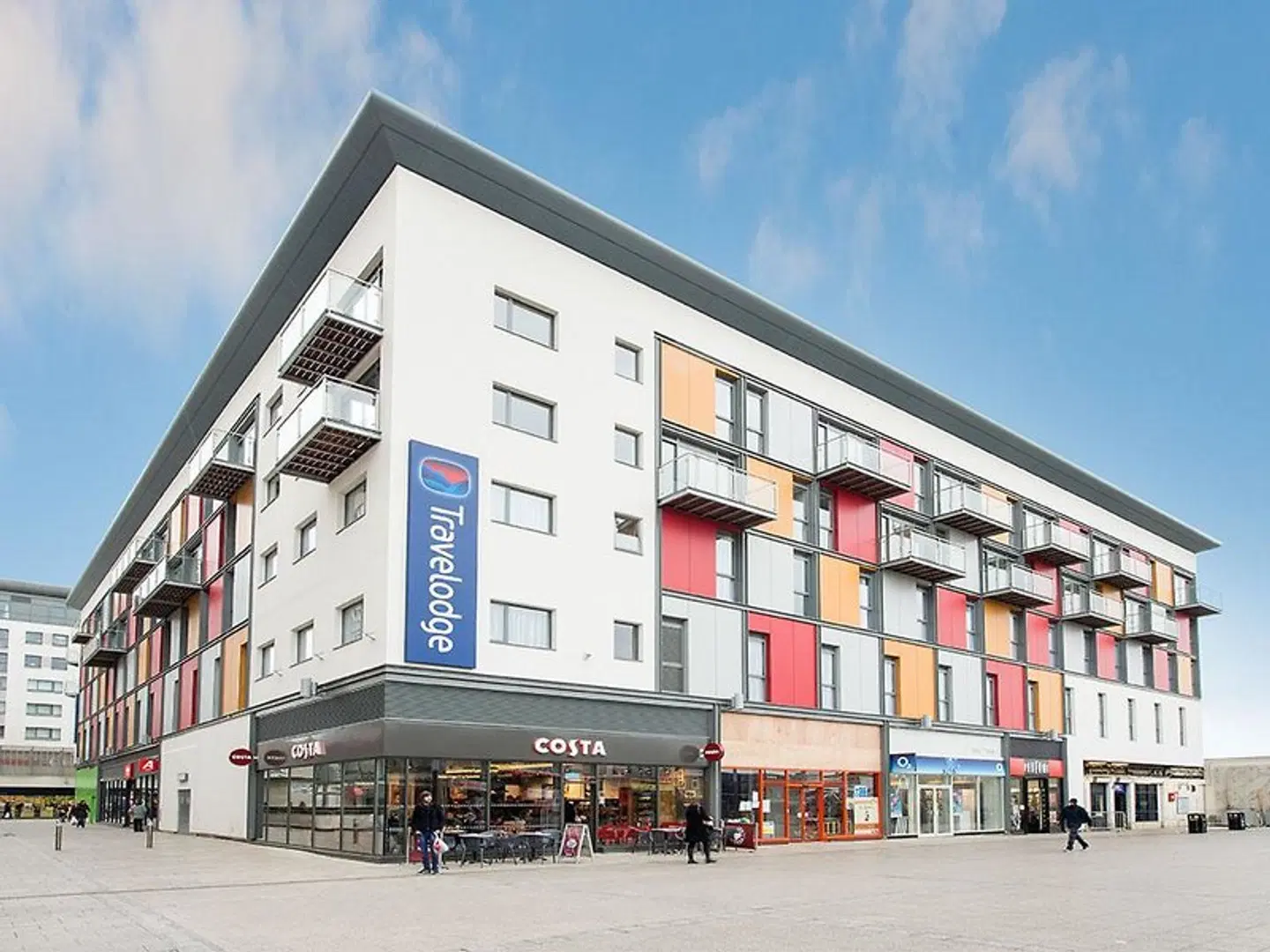 Travelodge London Wembley High Road EXTERIOR
