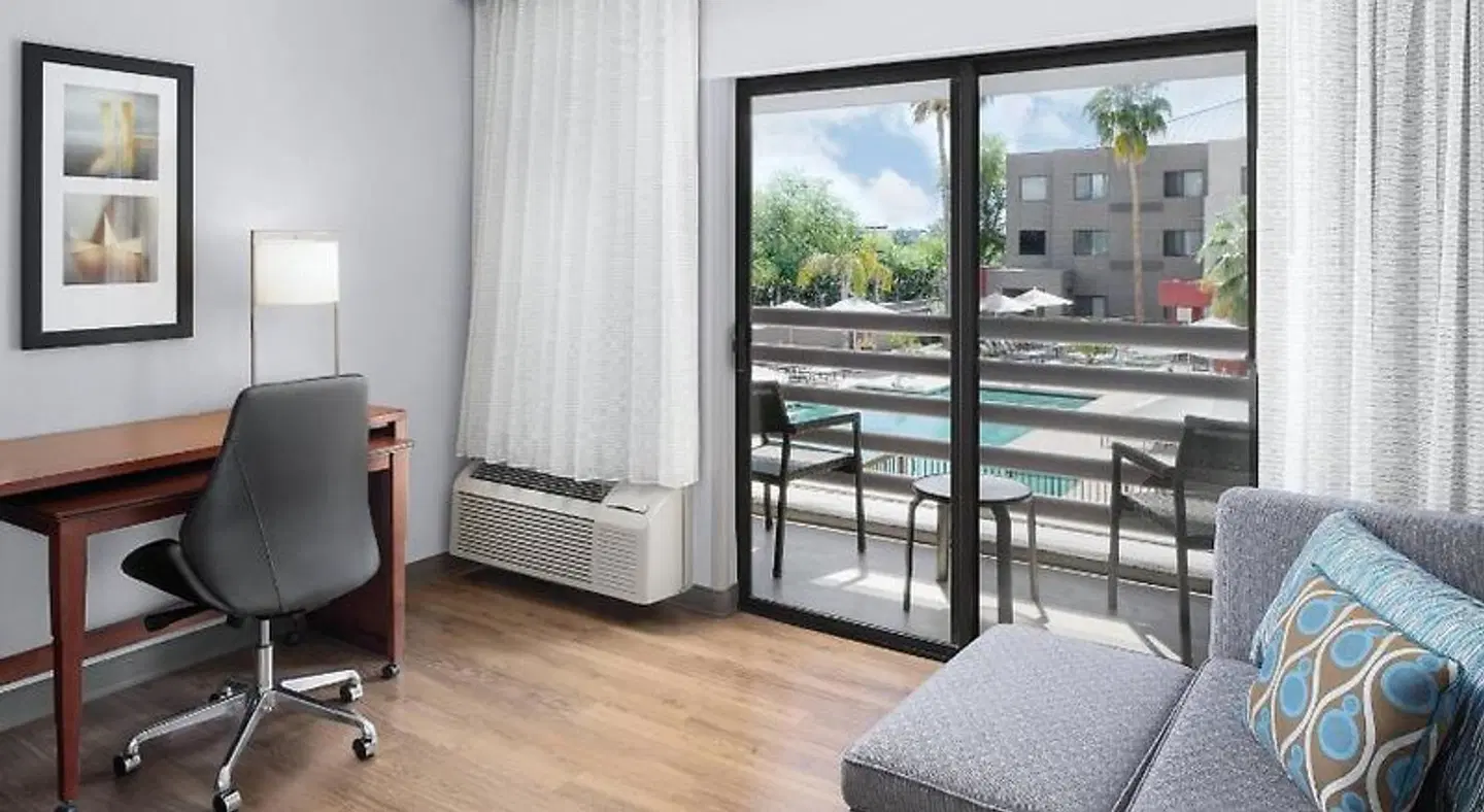 Courtyard by Marriott Scottsdale North ROOM_EXAMPLE