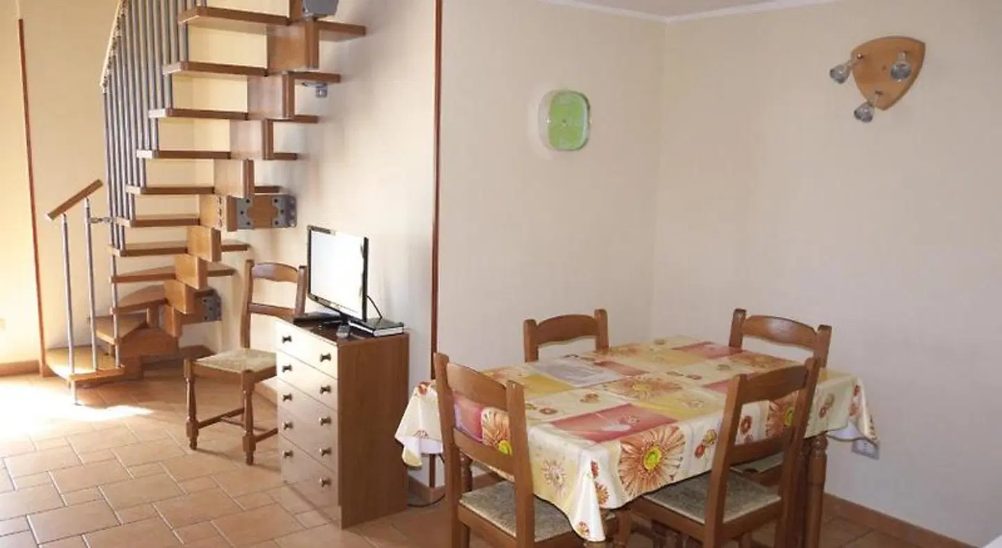 Nina & Berto ROOM_EXAMPLE