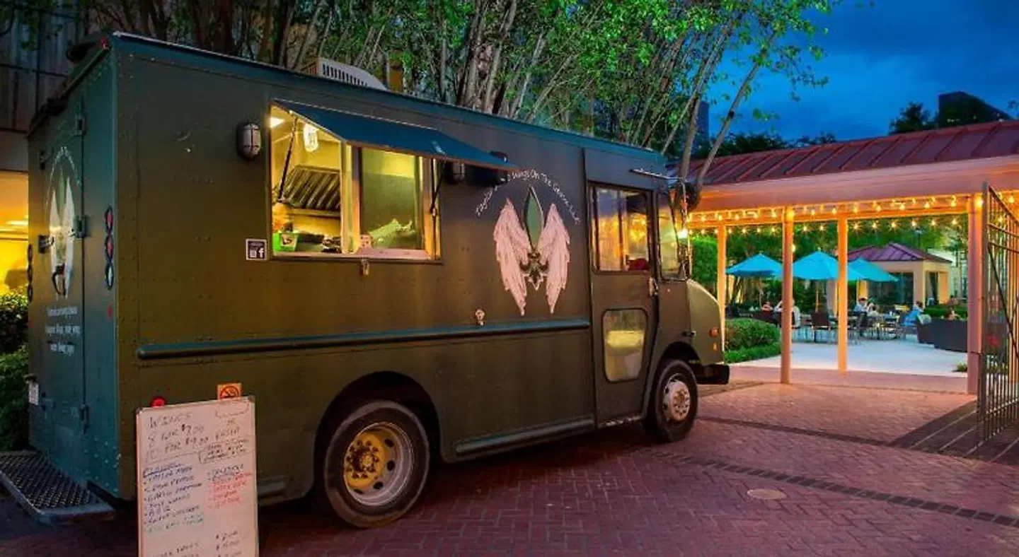 Sonesta ES Suites New Orleans Convention Center EXTERIOR