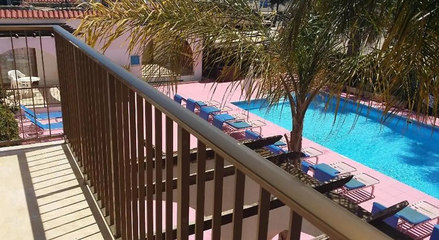 Florence Hotel Apartments Terrasse