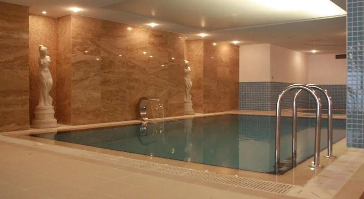 Telmessos Select Hallenbad