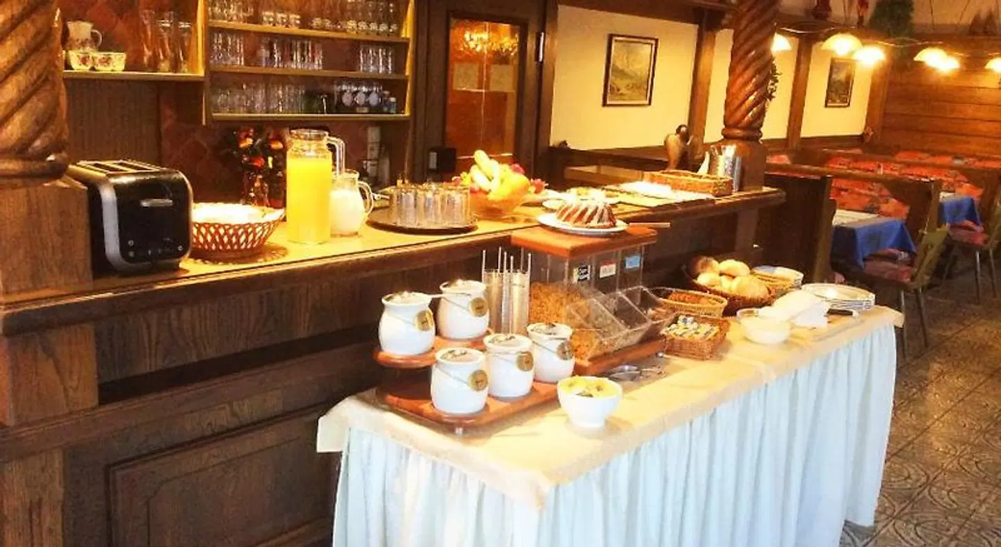 PENSION ROETELSTEIN Restaurant