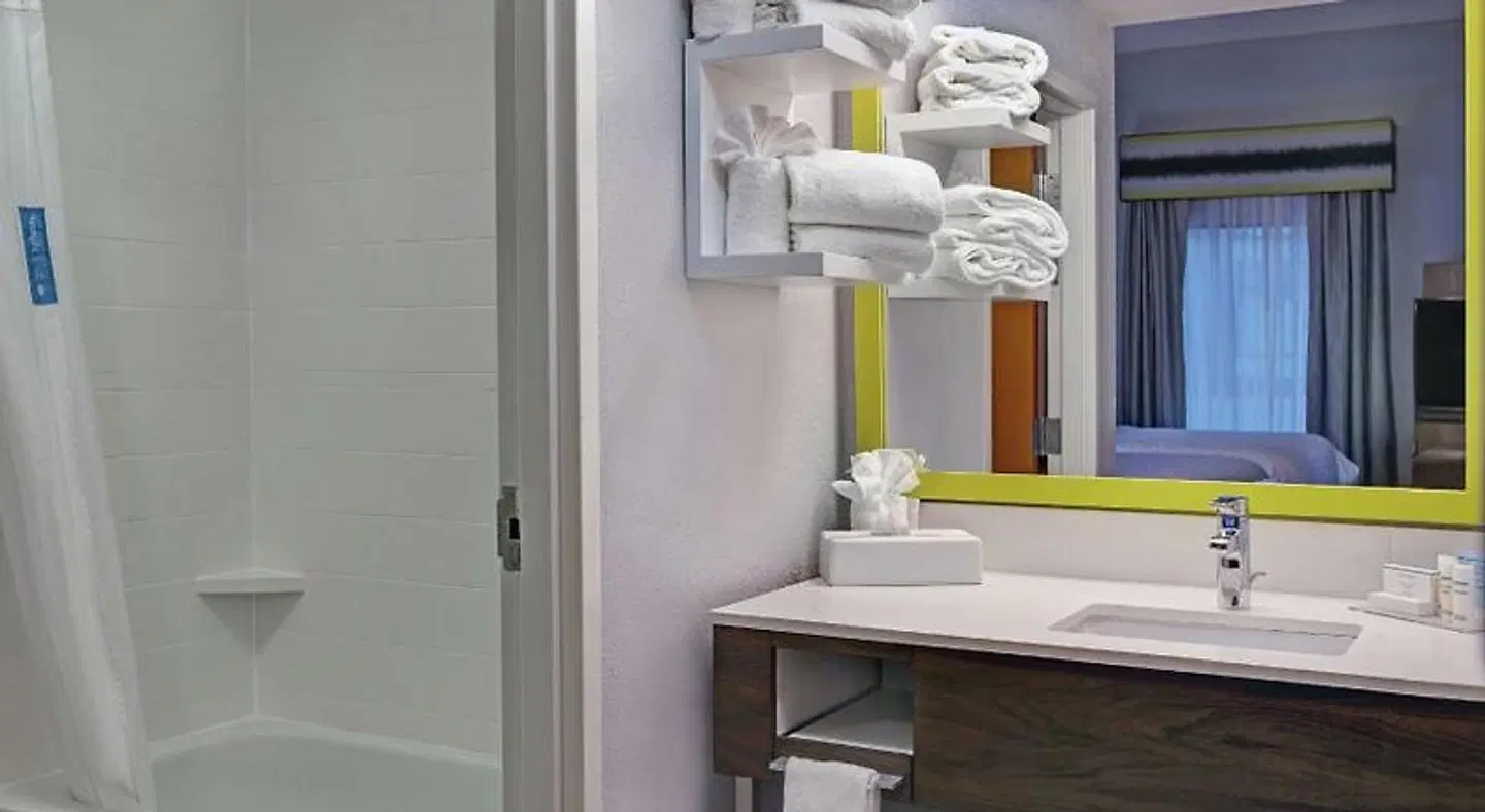 Hampton Inn & Suites Augusta West Badezimmer