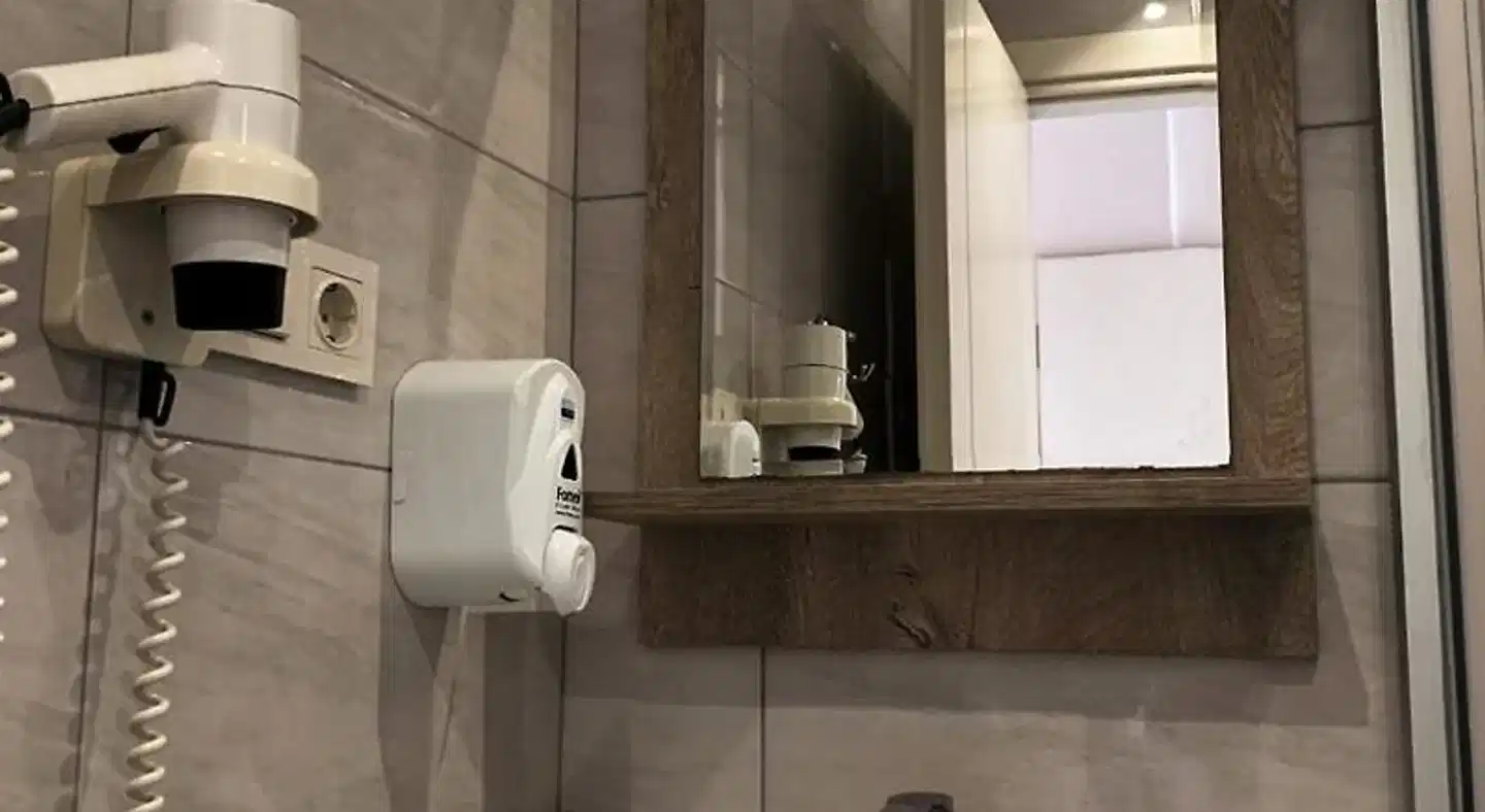 Akkan Beach Hotel Badezimmer