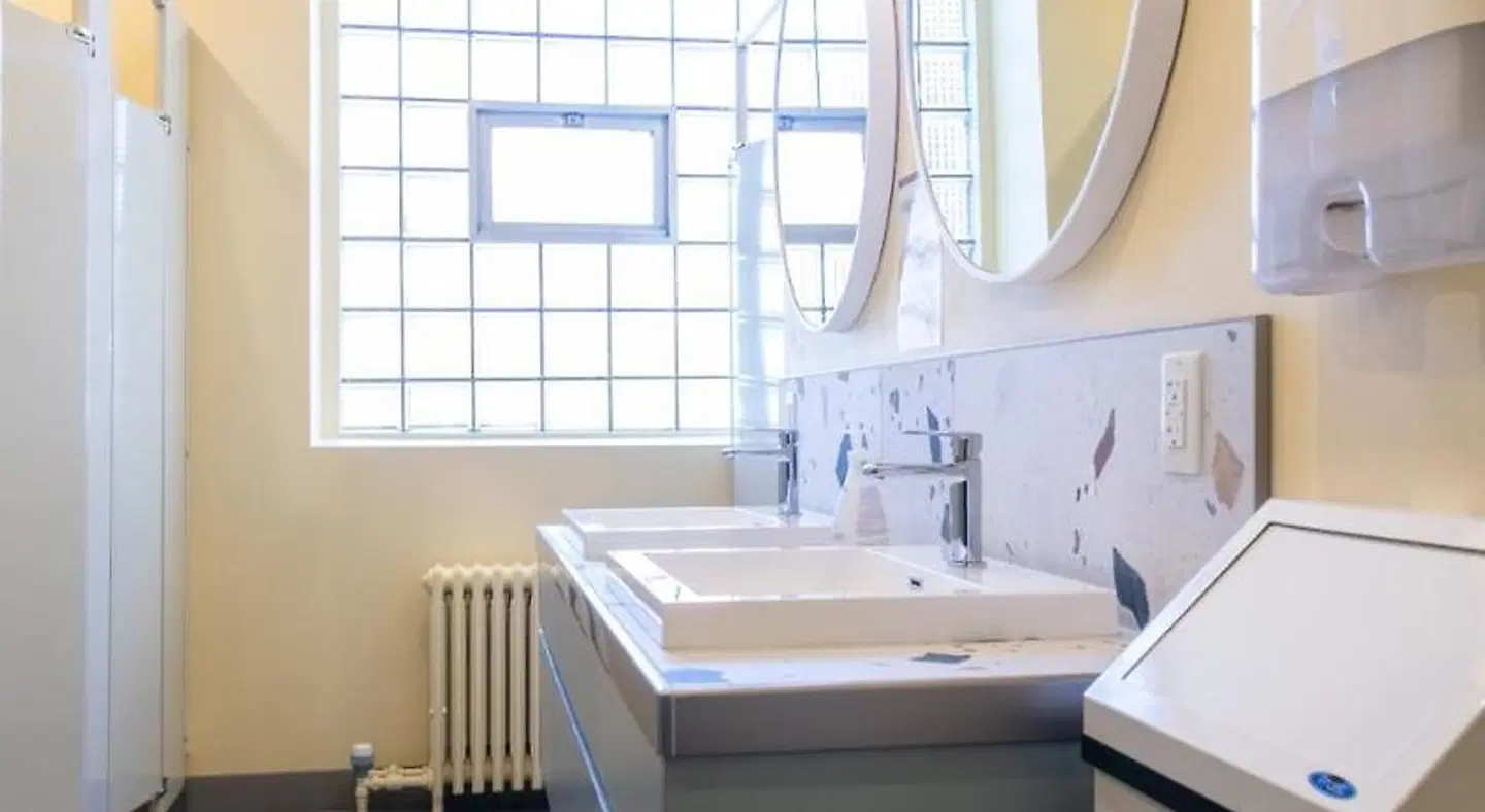 QBEDS Hostel Badezimmer