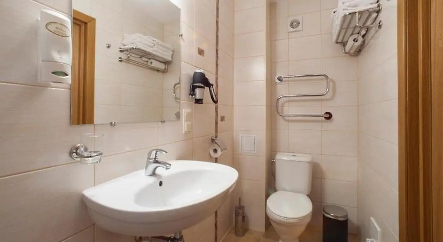 Dzintars Hotel Badezimmer